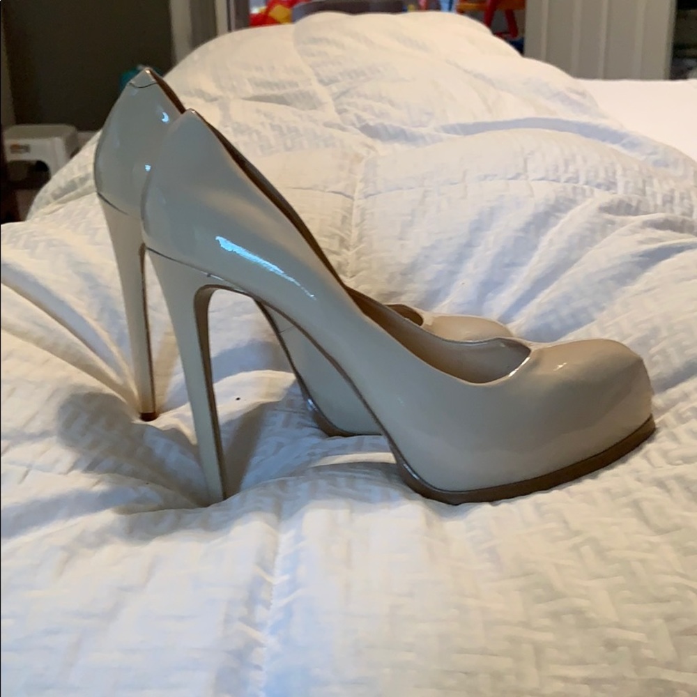 ⭐️SOLD⭐️Kelsey Dagger platform nude 4” heels